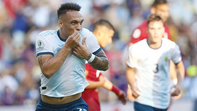 Argentina vence a Venezuela e pegará o Brasil na semifinal da Copa América